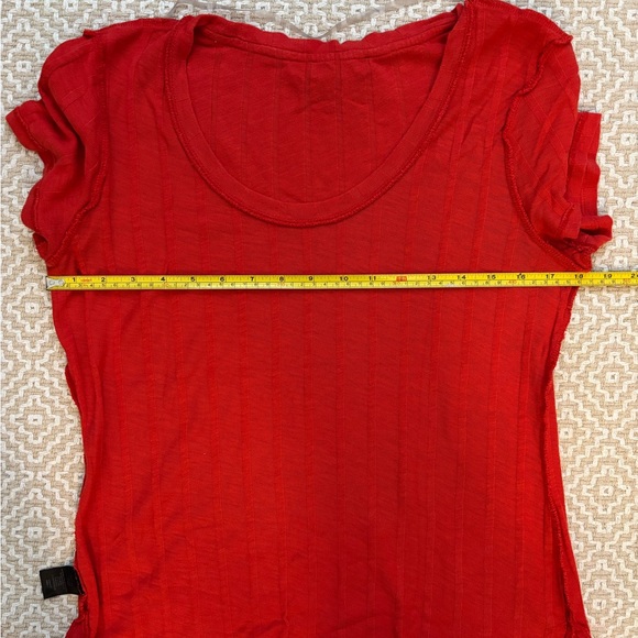 Sanctuary Red Scoop Neck Short Sleeve Tee sz large - Picture 4 of 6